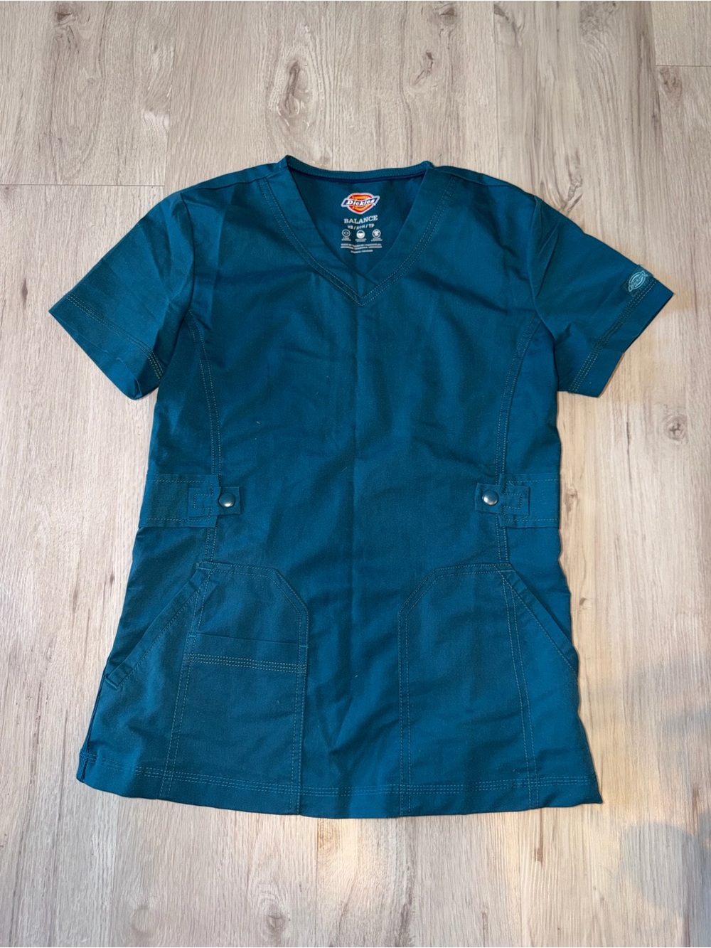 Dickies Women’s Teal Short Sleeve V-Neck Scrub Top